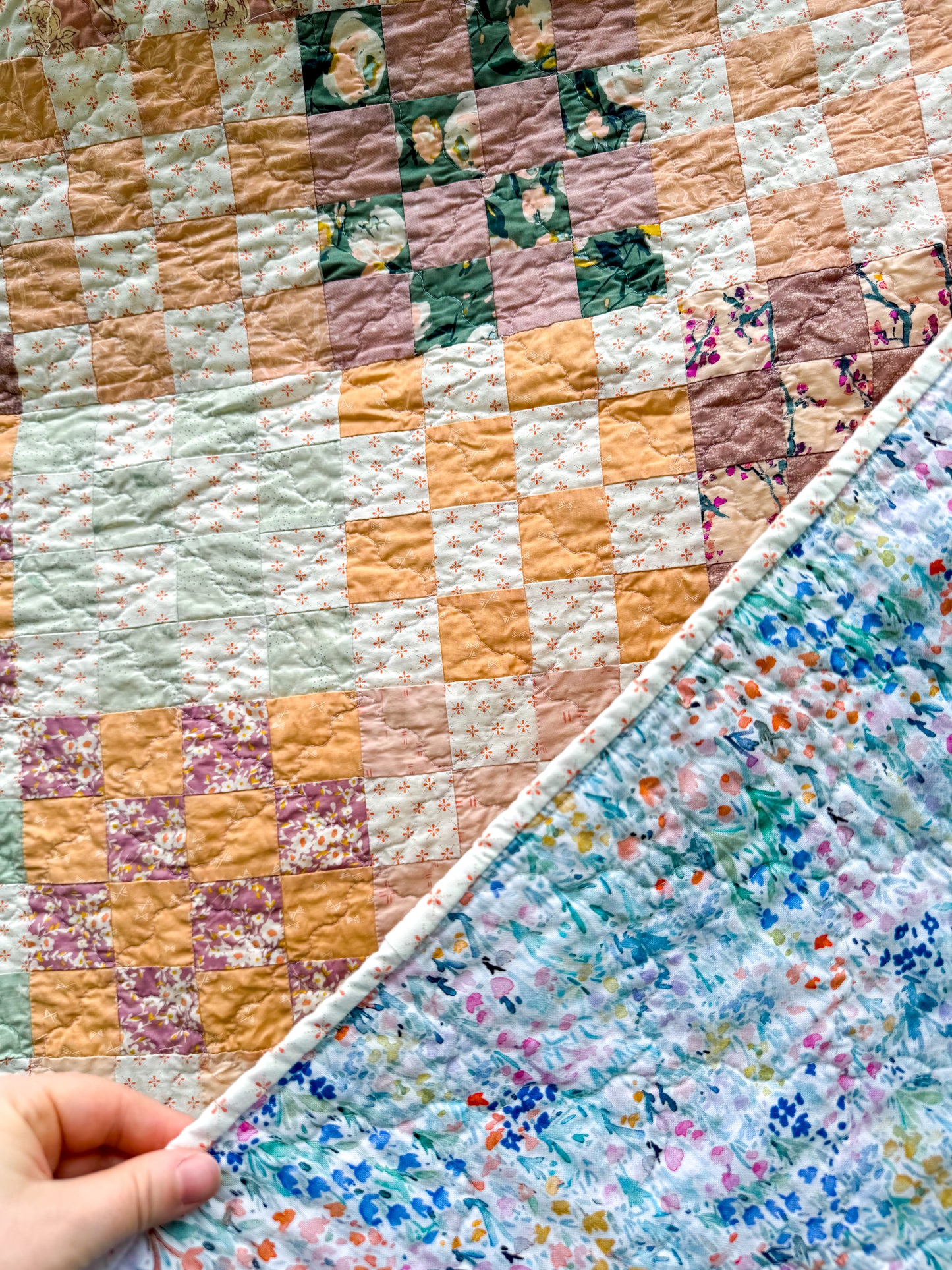 XL Throw Quilt - Dainty Floral Pastel 16-patch